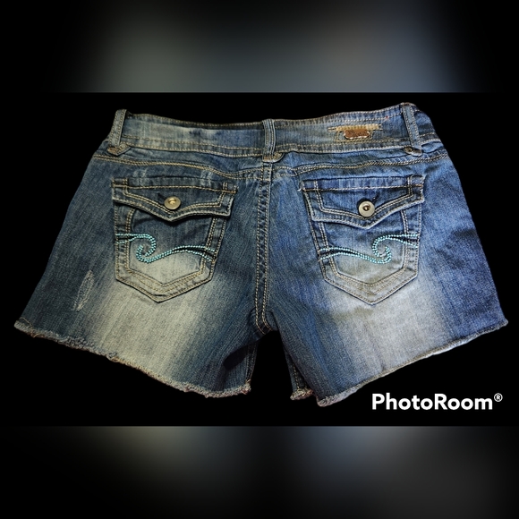 Vintage Y2K 1st Kiss Jean Shorts, sz 10 - Picture 2 of 5